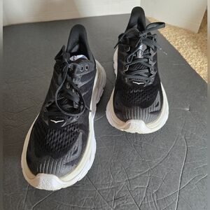 Hoka One Womens Clifton Edge Black Running Shoes Size 9